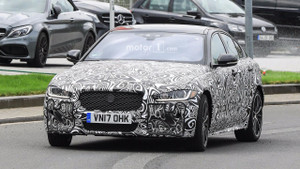 Bắt gặp siêu sedan Jaguar XE SVR mạnh trên 500 mã lực ngụy trang xuống phố