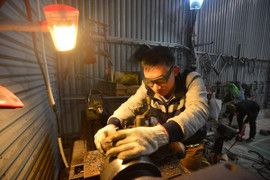 Anh chàng 'hâm' kiếm 800 triệu mỗi năm từ chế tạo máy nông nghiệp đa năng từ đồ bỏ đi