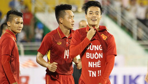 Văn Toàn mang vạ vì lời nhắn dễ thương gửi bạn gái sau khi ghi bàn?