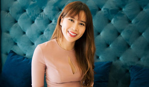 Con ca sĩ Lưu Hương Giang: 'Mũi mẹ đã đẹp thế rồi mà còn sửa chi'