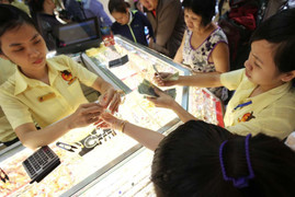 Nên loại bỏ ngay tư duy huy động vàng trong dân thông qua ‘vàng giấy’