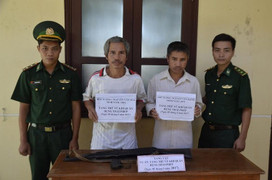 Bắt 2 anh em ruột mang AK-47 vào rừng săn thú