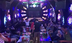 Đột kích 'động lắc' ở Hải Phòng, bắt hàng chục dân chơi đang bay lắc điên cuồng
