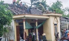 Bão số 4 kèm lốc xoáy ở Hà Tĩnh: 2 người bị thương, nhiều nhà dân bị tốc mái
