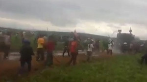 Người dân dùng gậy, gạch đá tấn công lực lượng chức năng ở Kon Tum: Tổ chức họp báo khẩn