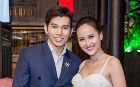 Dàn mỹ nhân lộng lẫy mừng Á vương Ngọc Tình lên chức ông chủ