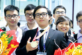 Tài lẻ của nam sinh ‘đổi màu’ huy chương Olympic Hóa học quốc tế cho anh trai