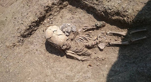 Phát hiện mộ 'người ngoài hành tinh' ở Crưm