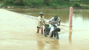Sau bão số 4, lũ quét gây sạt lở nhiều nơi ở Nghệ An