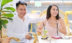 Nhạc sĩ Dương Cầm trẻ trung đến chúc mừng Sao Mai Hồng Duyên