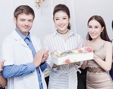 Á hậu Huyền My tích cực làm đẹp trước thềm Hoa hậu Hòa bình Thế giới 2017