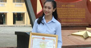 Nữ thủ khoa Học viện An ninh rạng ngời trong ngày tốt nghiệp