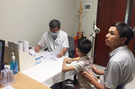 Hàng nghìn trẻ em ùn ùn nhập viện