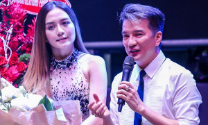 Thiều Bảo Trang gây choáng, khoe thân với đồ xuyên thấu