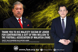 Bố Chủ tịch LĐBĐ Malaysia bơm tiền cho U22 Malaysia