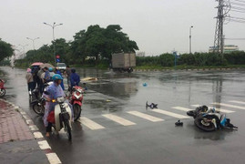 Tông vào đuôi xe tải, 2 nữ công nhân thương vong trên đường đi làm