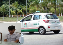 Sa thải tài xế taxi 'chém' nữ du khách Hàn Quốc 700.000 đồng/6km