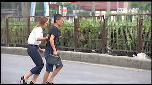 Đi bộ kiểu tùy tiện, nhiều người Việt đang 'giỡn mặt tử thần'