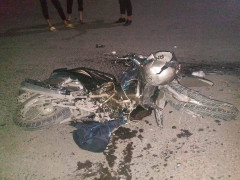 Sau tai nạn, lái xe chở bạn đi bệnh viện lại va chạm với xe tải