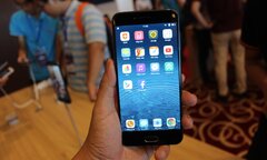 Cận cảnh mẫu điện thoại 'số 1 thế giới' Bphone 2 2017 của Bkav, giá gần 10 triệu đồng