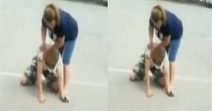 Video: Tên trộm bị nữ nạn nhân đánh túi bụi, phải cầu cứu người đi đường