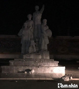 Tượng đài chiến thắng ở Bắc Kạn đổ sập, một cháu bé bị thương