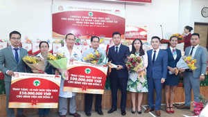 Hơn 1,2 tỷ đồng của hai công ty bất động sản đến với Bệnh viện Nhi Đồng II