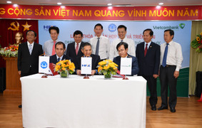 Vietcombank, HFIC và Sawaco hợp tác cung cấp nước sạch cho dân TP.HCM