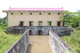 Video: Trạm bơm chống ngập úng chục tỷ đồng hơn 10 năm 'đắp chiếu' chờ máy