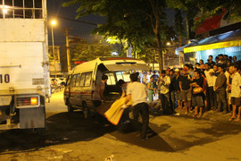 Người phụ nữ chết thảm dưới bánh xe tải ở Sài Gòn