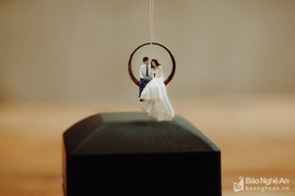 Bộ ảnh cưới tí hon có một không hai của cặp đôi ở Nghệ An