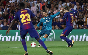 Ronaldo nhận thẻ đỏ, Real vẫn đại thắng Barca