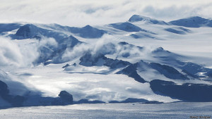 Phát hiện quần thể núi lửa bí ẩn dưới lớp băng dày 4 km ở Nam Cực