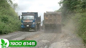 Xe quá tải né trạm kiểm soát băm nát đường dân sinh