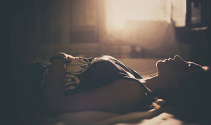 Sau cái chết của con dâu, mẹ chồng bàng hoàng phát hiện cuộc tình vụng trộm