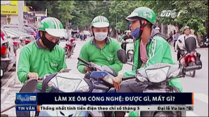 Đổ xô đi làm xe ôm công nghệ, thanh niên Việt Nam được gì, mất gì?