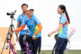 Video: Nghẹt thở loạt bắn 'mũi tên vàng' của đội cung 3 dây Việt Nam