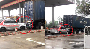 Taxi núp đuôi container trốn trạm BOT trót lọt ở Vĩnh Phúc