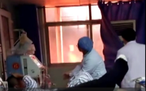 Video: Lửa cháy đùng đùng ngoài cửa sổ, bác sỹ vẫn bình tĩnh truyền máu cho bệnh nhân