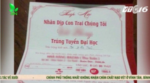 Con đỗ đại học, bố mẹ phát thiệp mời hoành tráng như đám cưới