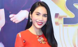 Video: Thủy Tiên ngẫu hứng hát Bolero ‘Về đâu mái tóc người thương’