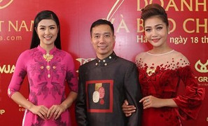 NTK Đỗ Trịnh Hoài Nam mang áo dài dát vàng ra thế giới