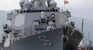 Chiến hạm tên lửa Mỹ lại đâm tàu chở dầu, bị hư hỏng mạn trái