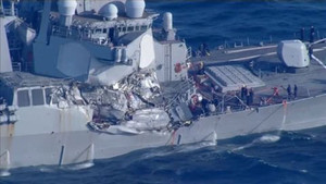 Điều gì khiến hàng loạt chiến hạm Mỹ liên tục va đâm?