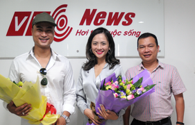 Hương 'Phố', Hoàng 'Mặt sắt' đang livestream với độc giả VTC News