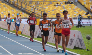 Thành Ngưng lỡ huy chương đi bộ vì đối thủ chạy hơn 1 vòng?