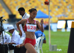 Trọng tài làm ngơ để VĐV Malaysia vô địch bằng 'trò bẩn'?