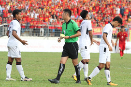 HLV Hữu Thắng dự cảm chẳng lành về trọng tài Trung Quốc