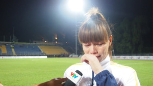 Vô địch SEA Games 29, đội trưởng tuyển nữ Việt Nam bật khóc nghẹn ngào