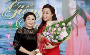 Thoát khỏi 'bóng tối hôn nhân', NSƯT Tố Nga hồi sinh với album 'Giếng quê'